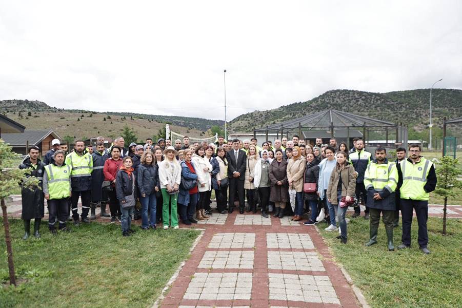 Başkan Kahveci Kütahya’da hayvanseverleri bakım evinde ağırladı