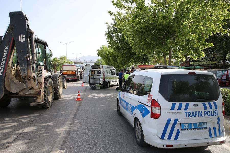 Denizli'de devrilen motosikletin sürücüsü yaşamını yitirdi