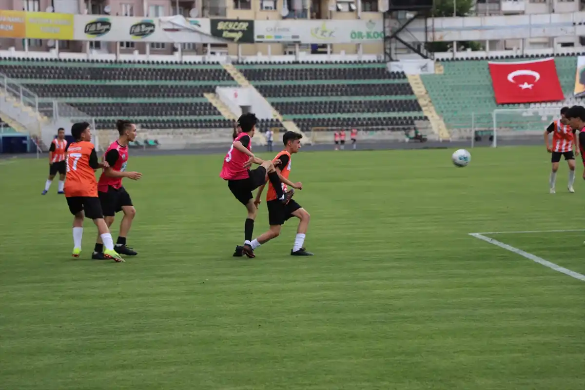 Denizli'de Mahallemde Maç Var futbol turnuvası düzenlendi