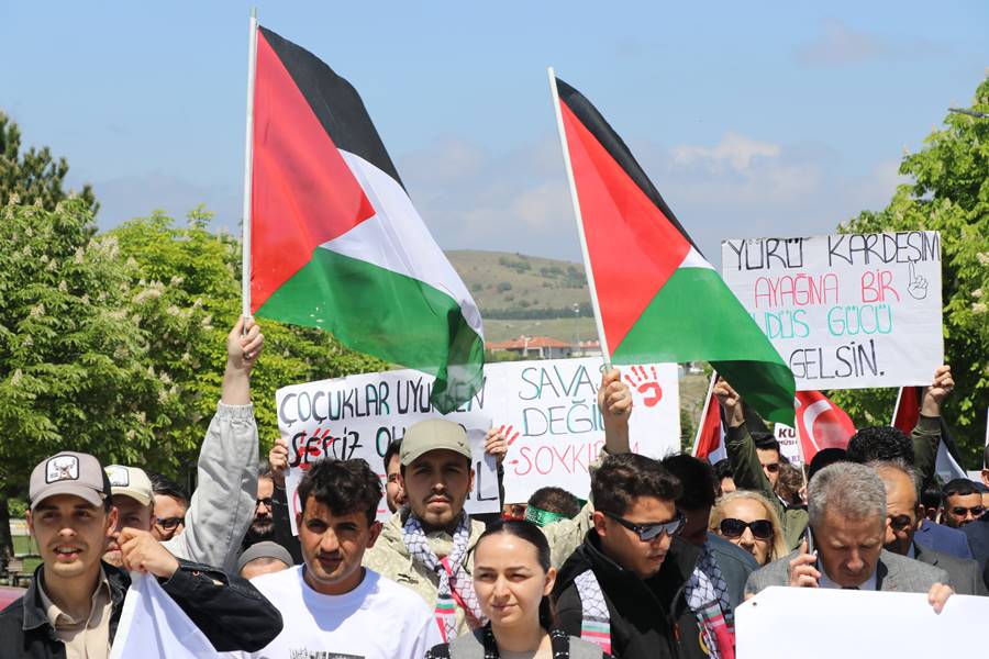 Kütahya DPÜ öğrencileri Filistin'e destek yürüyüşü yaptı