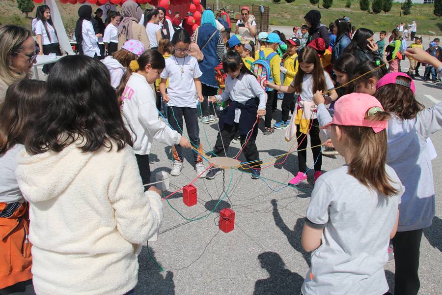 Kütahya Dumlupınar Üniversitesi’nde 1. Çocuk Şenliği düzenlendi