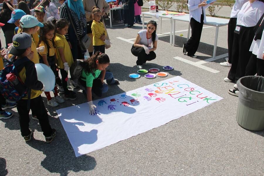 Kütahya Dumlupınar Üniversitesi’nde 1. Çocuk Şenliği düzenlendi