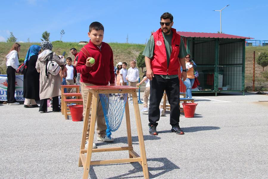 Kütahya Dumlupınar Üniversitesi’nde 1. Çocuk Şenliği düzenlendi