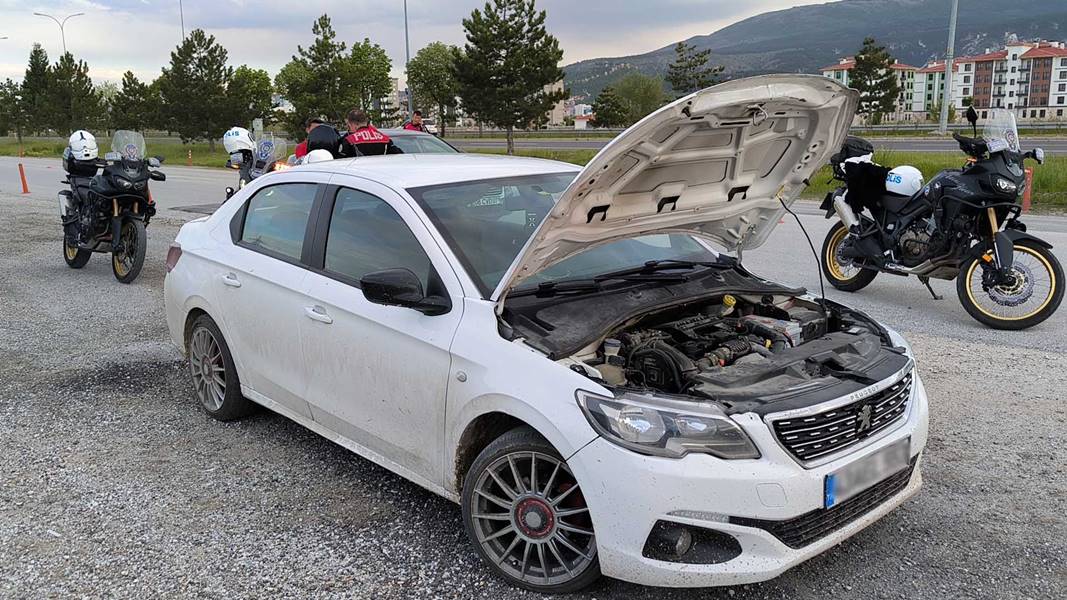 Kütahya’da polisten kaçan şüpheliler yakalandı