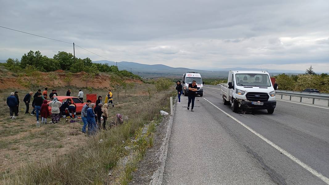 Kütahya'da trafik kazası 1 ölü, 5 yaralı