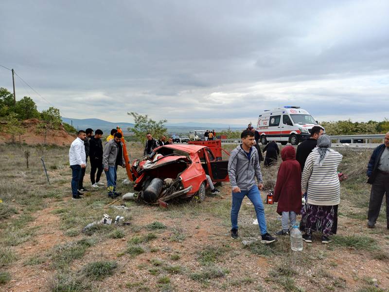 Kütahya'da trafik kazası 1 ölü, 5 yaralı