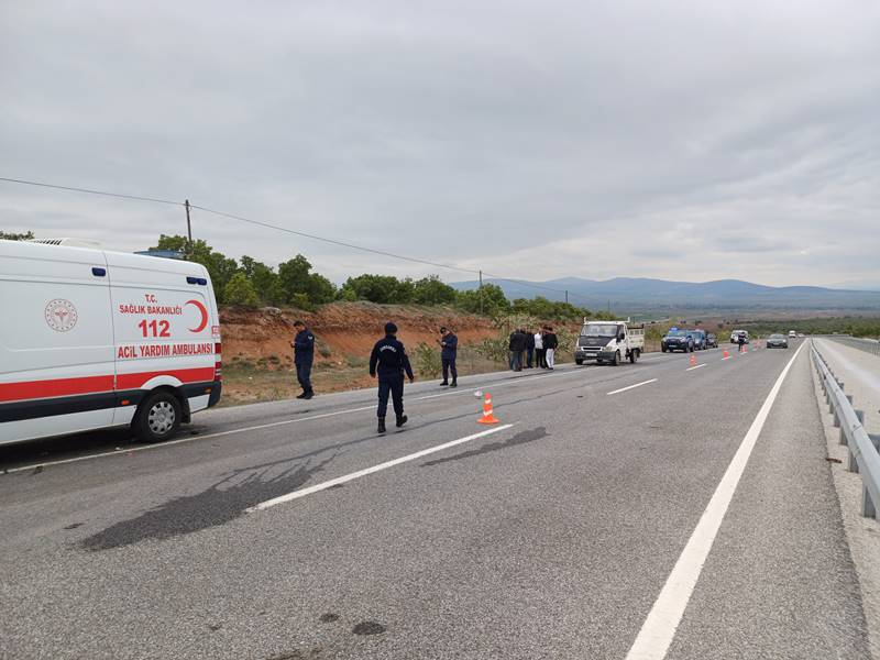 Kütahya'da trafik kazası 1 ölü, 5 yaralı