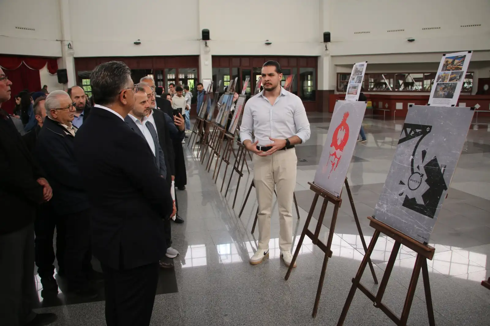 Kütahya'da çÖğrenci Gözünden Gazze Sergisiç açıldı