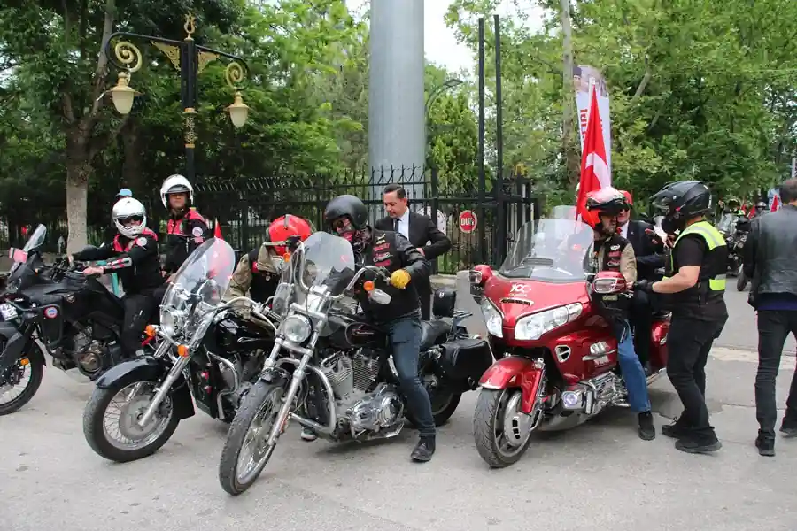 Kütahya'da motorcuların 19 Mayıs heyecanı