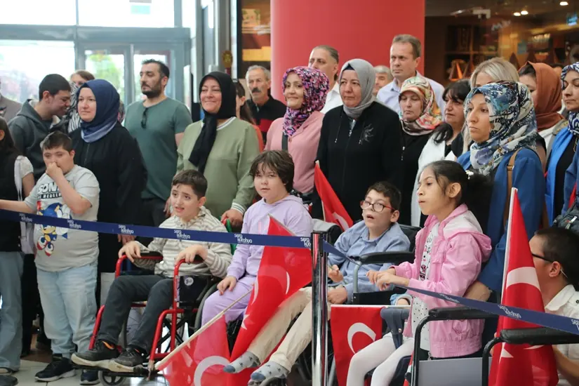 Kütahya'da özel çocukların mezuniyet heyecanı