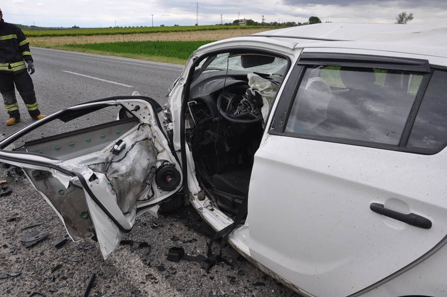 Manisa'da trafik kazası 3 yaralı