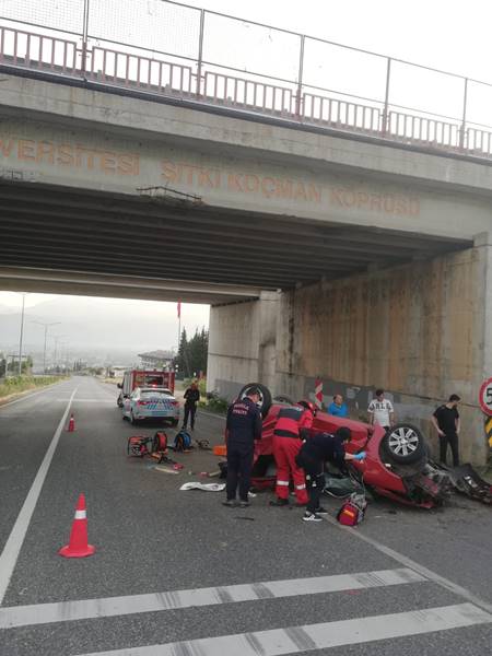 Muğla'da otomobil köprü ayağına çarptı 2 yaralı