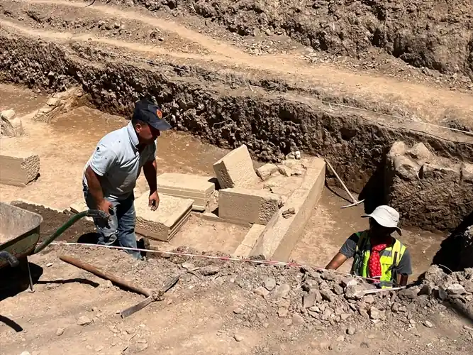 Muğla'da inşaat temelinde tarihi eserler bulundu