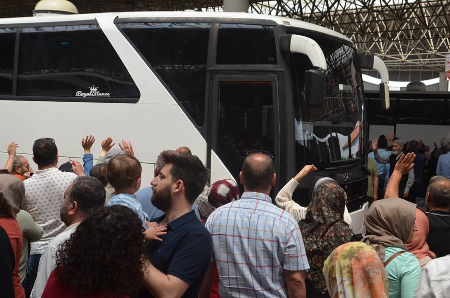 kütahya da hacı adayları uğurlandı