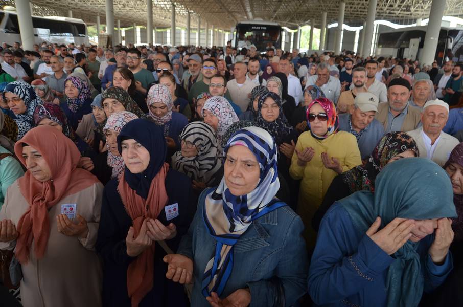 kütahya da hacı adayları uğurlandı