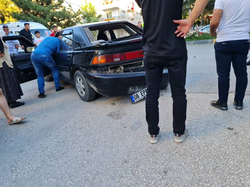 Afyonkarahisar'da otomobil ile motosiklet çarpıştı 2 Yaralı