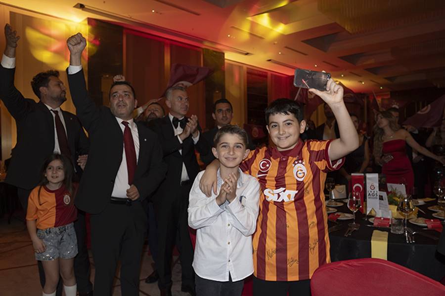 Galatasaray, 24. şampiyonluğunu Ankara'da kutladı