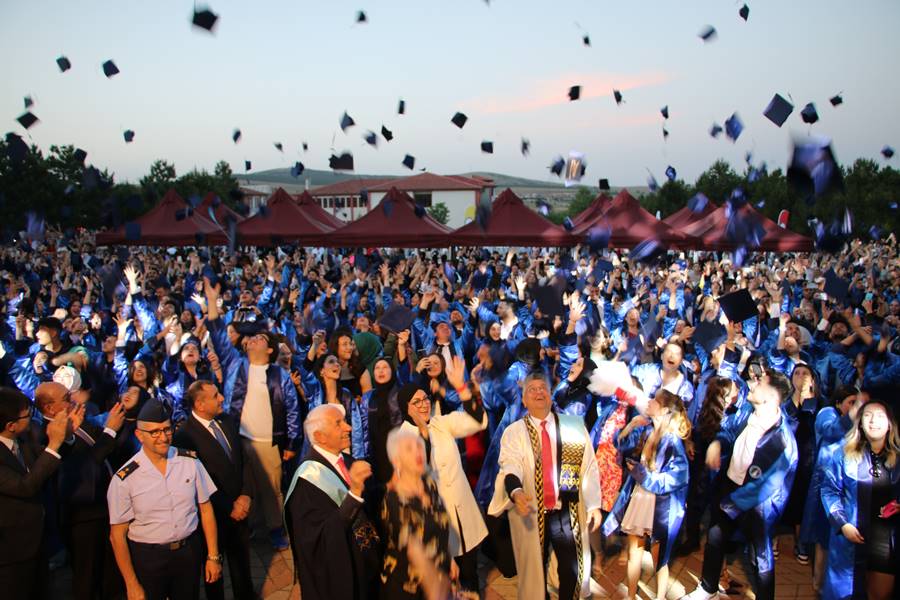 Kütahya DPÜ’de mezuniyet heyecanı yaşandı