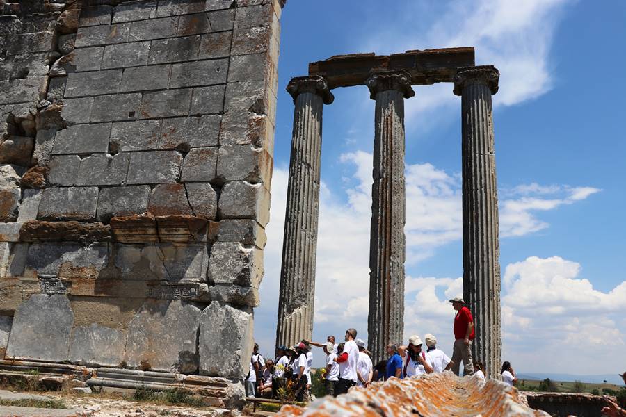 Kütahya'da dağcılar Aizanoi'de yürüyüş yaptı