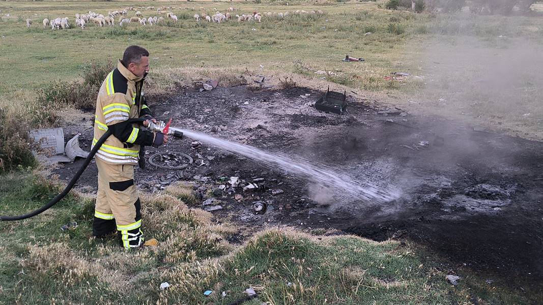 Kütahya’da hurda elde etmek isterken yangın çıkardı