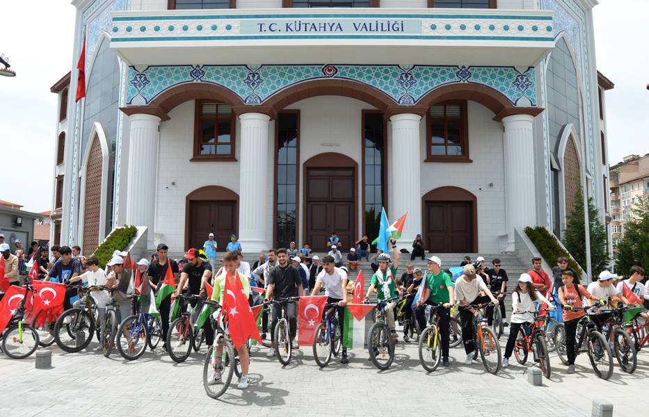 Kütahya’da zulme dikkat için pedal çevirdiler