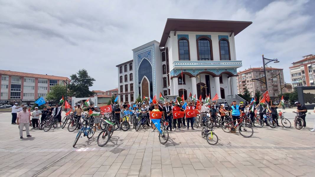 Kütahya’da zulme dikkat için pedal çevirdiler