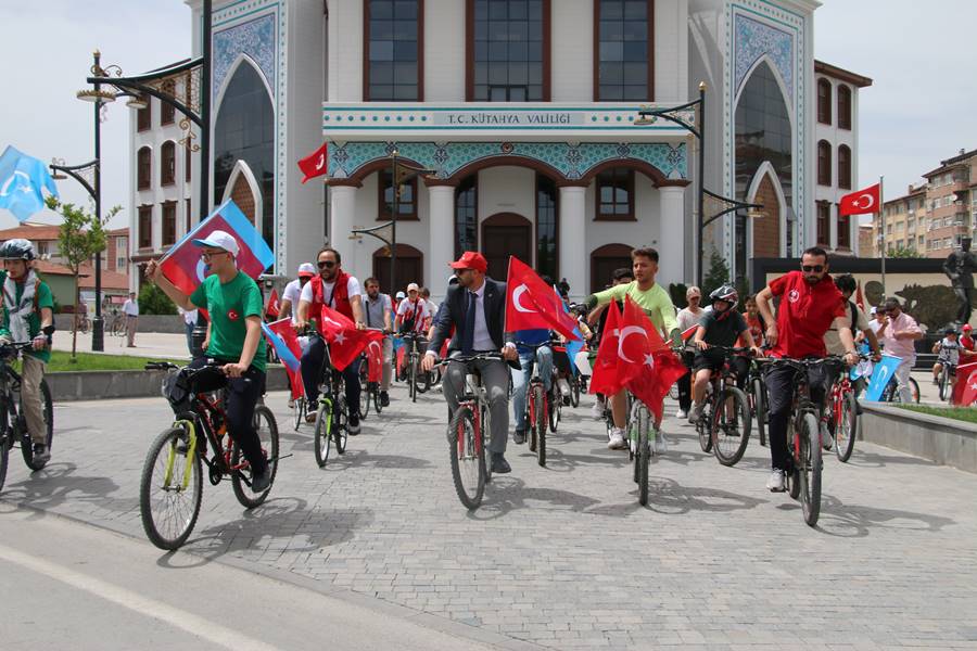 Kütahya’da zulme dikkat için pedal çevirdiler