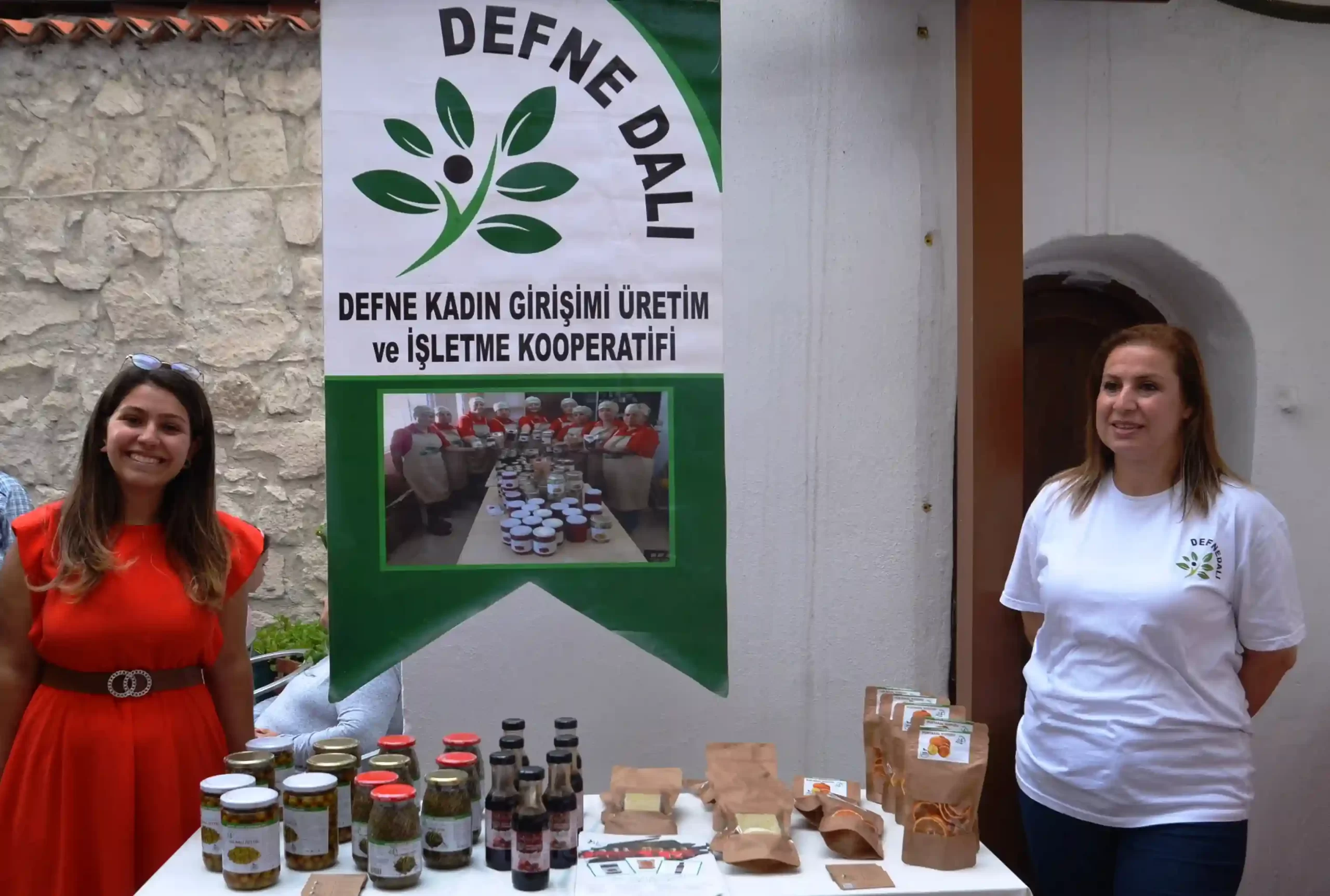 Kütahya'da seramik ürünler ve Hatay'ın yöresel lezzetleri tanıtıldı