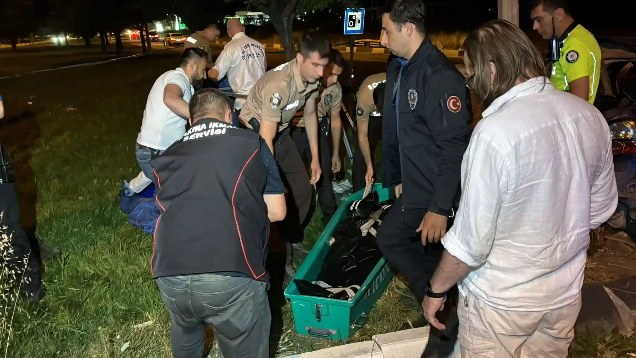 Kütahya'da trafik kazası, ölü ve yaralılar var