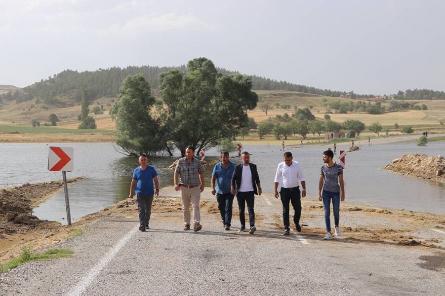 Kütahya’da taşan göl nedeniyle kapanan yol açılacak