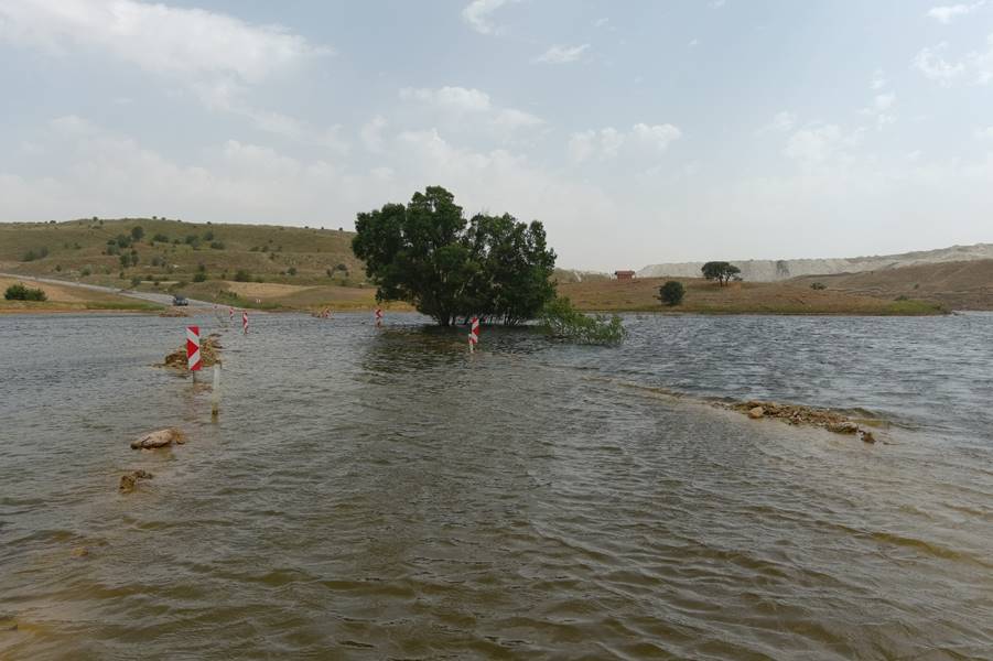 Kütahya’da taşan göl nedeniyle kapanan yol açılacak