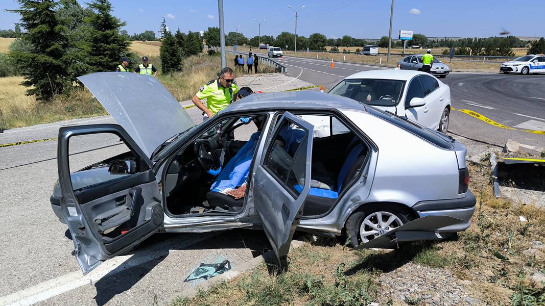 Kütahya’da trafik kazası, ölü ve yaralılar var