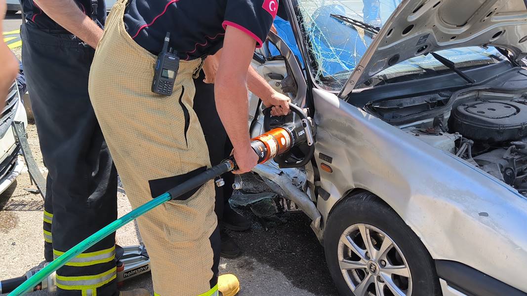 Kütahya’da trafik kazası, ölü ve yaralılar var