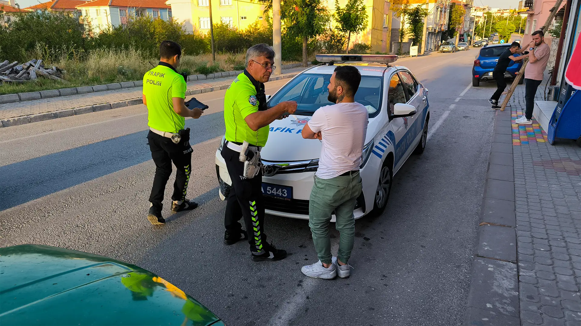 Kütahya'da alkollü sürücü kaçamadan yakalandı