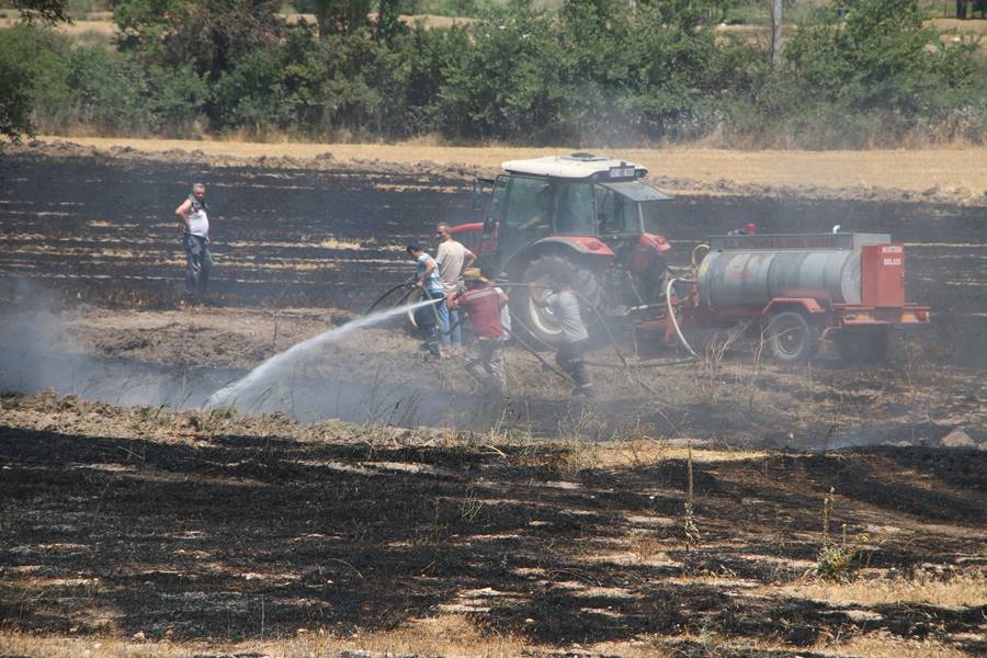 kütahya da demiryolu hattında büyük anız yangını