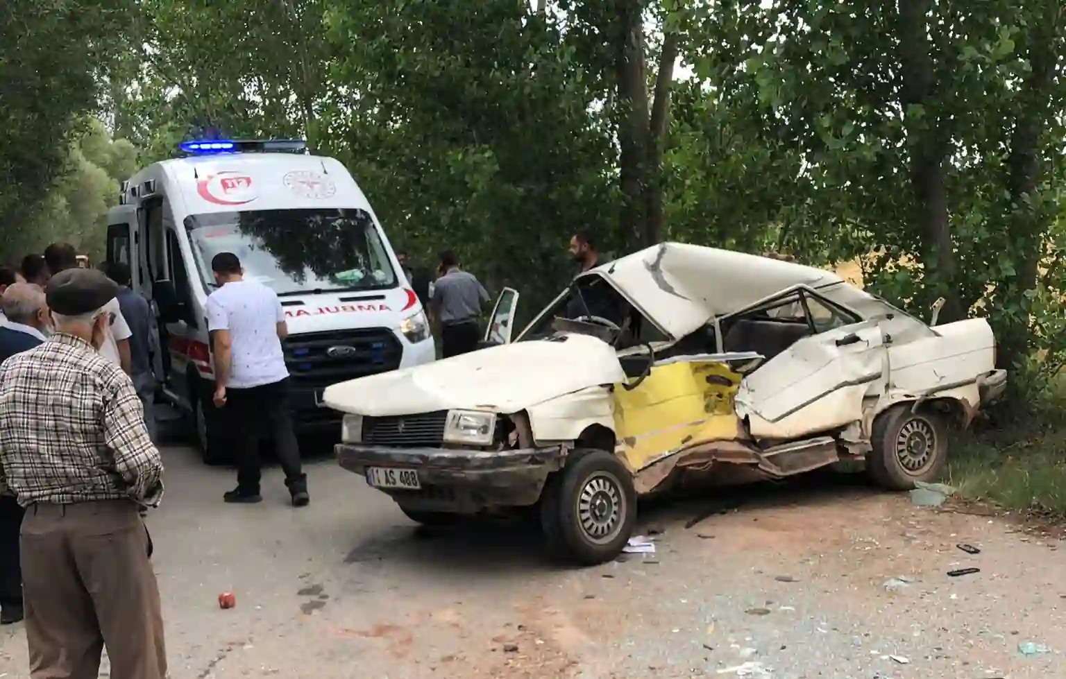 Kütahya'da otomobil ile traktör çarpıştı, 1 ölü