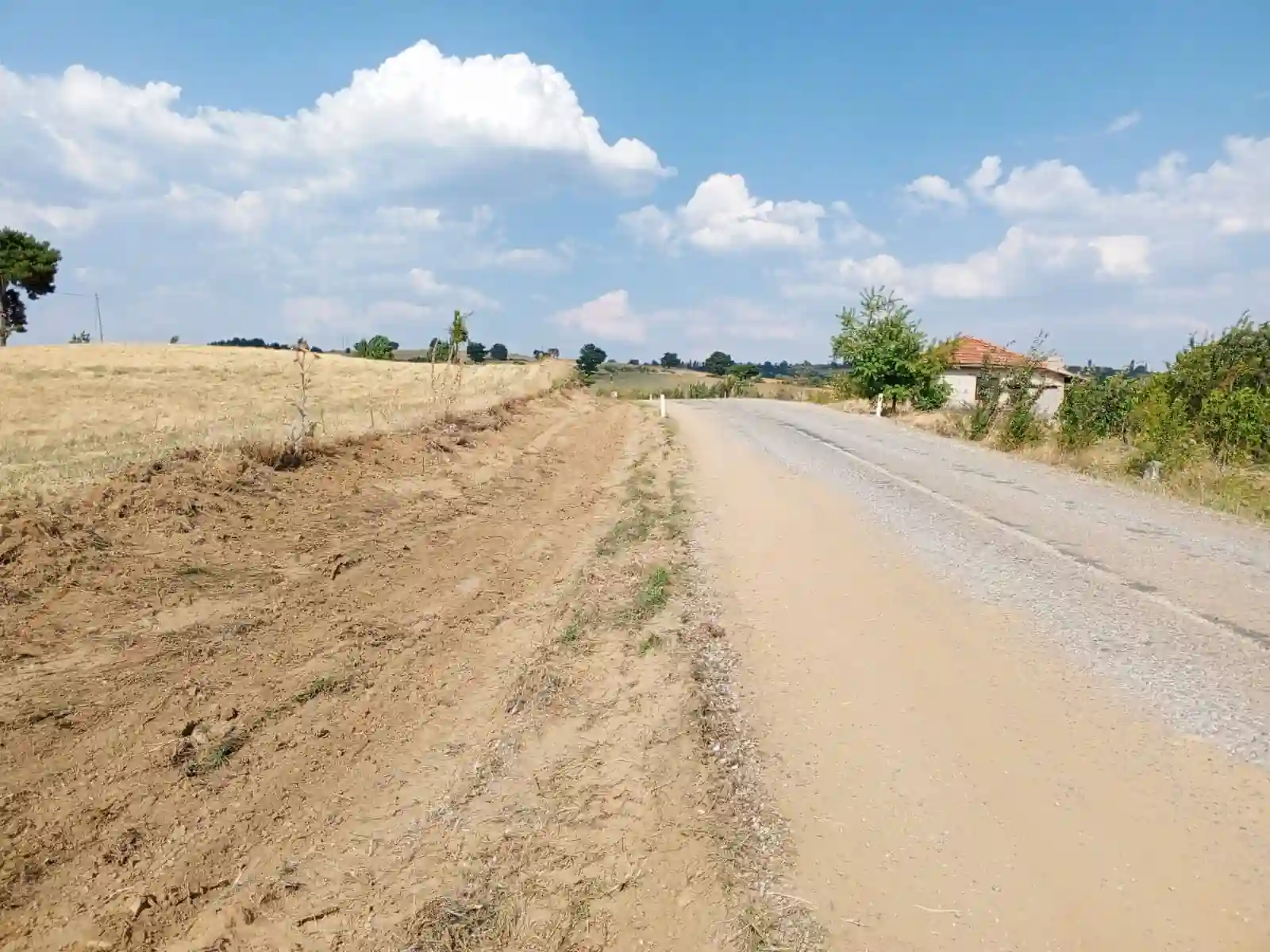 Kütahya’da Özel İdare ve Karayolları yolları temizliyor
