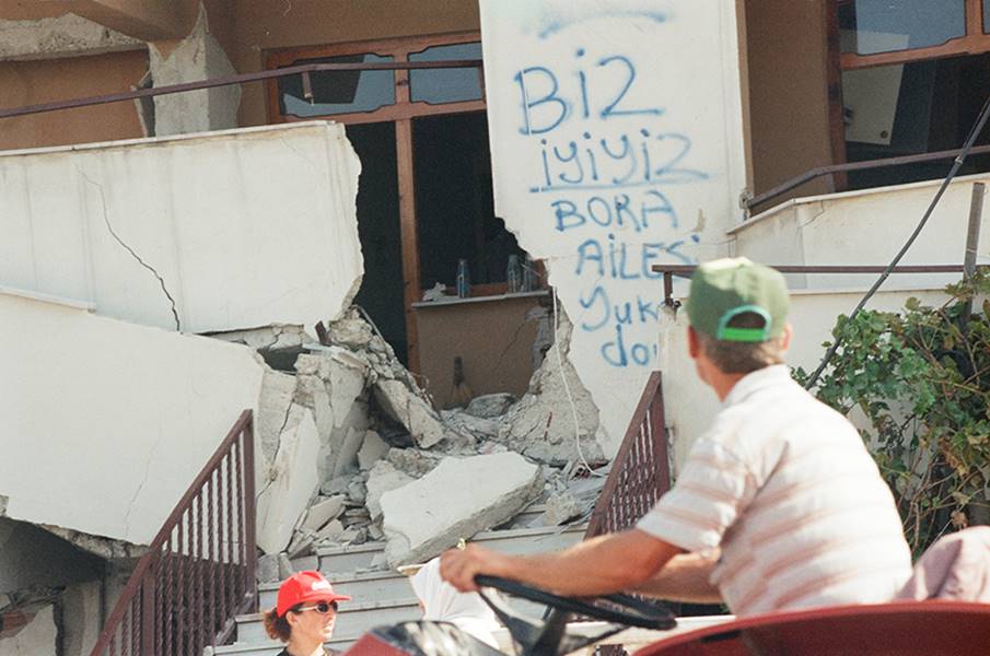 17 Ağustos Marmara Depremi'nin üzerinden çeyrek asır geçti