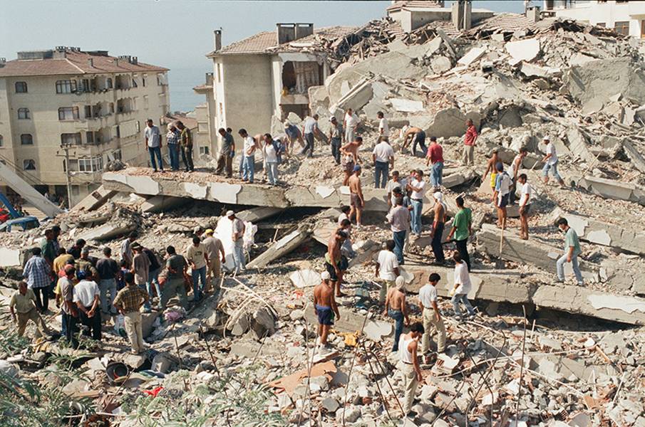 17 Ağustos Marmara Depremi'nin üzerinden çeyrek asır geçti