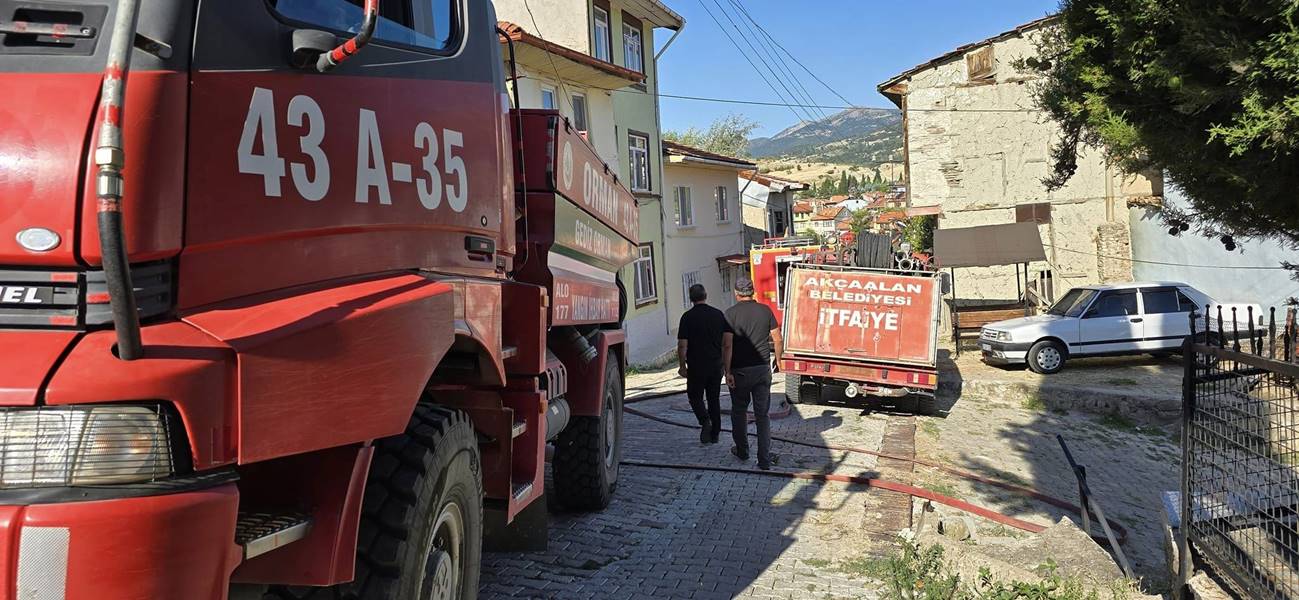 Gediz’de samanlık yangını