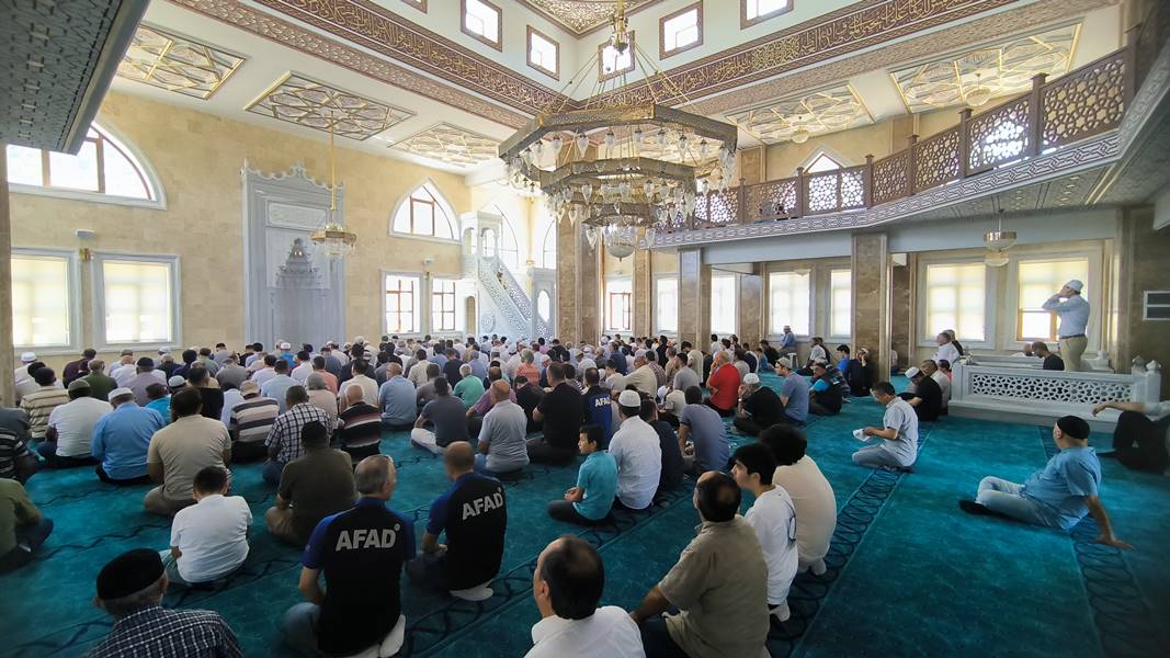 Kütahya’da Kevser Cami cuma namazıyla ibadete açıldı