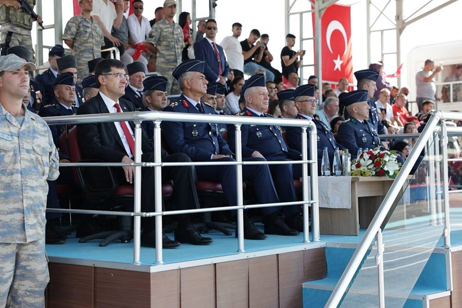 Kütahya’da eğitimlerini tamamlayan erler yemin etti