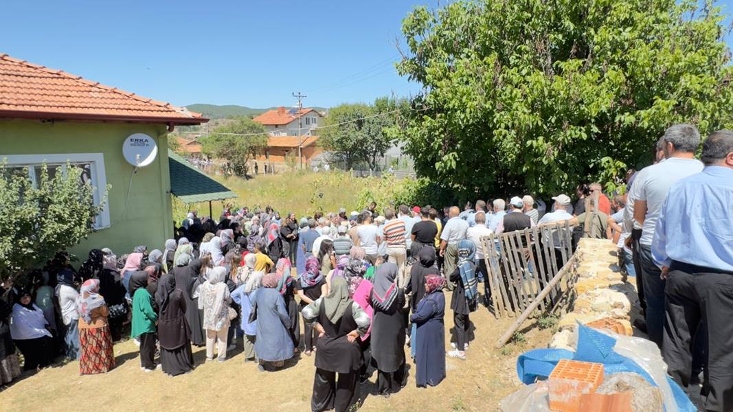 Kütahya'da kazada ölen kadın defnedildi