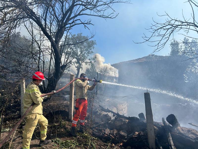 Kütahya'da köydeki büyük yangın güçlükle söndürüldü