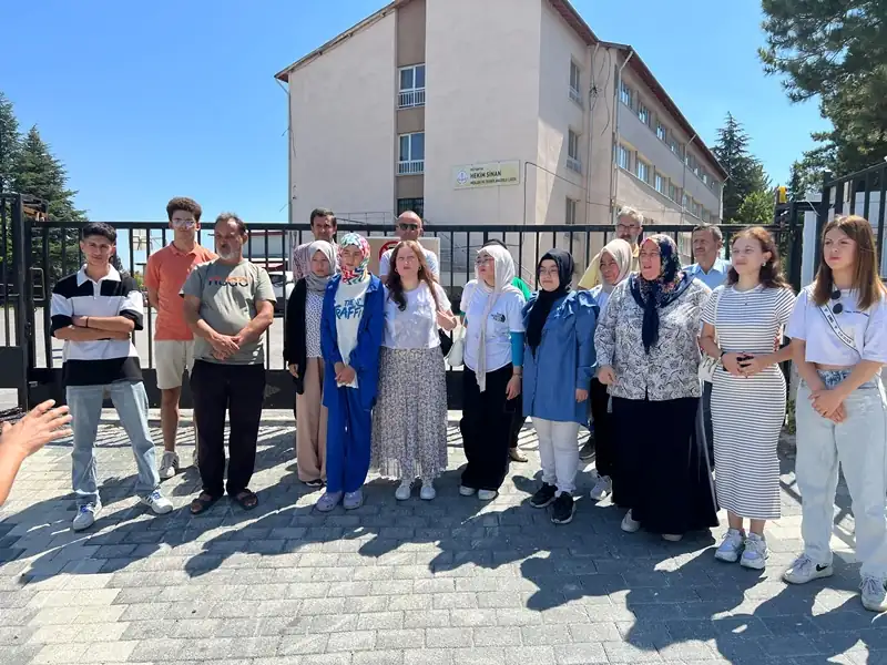 Kütahya’da lise son sınıf öğrenci ve velilerin staj tepkisi