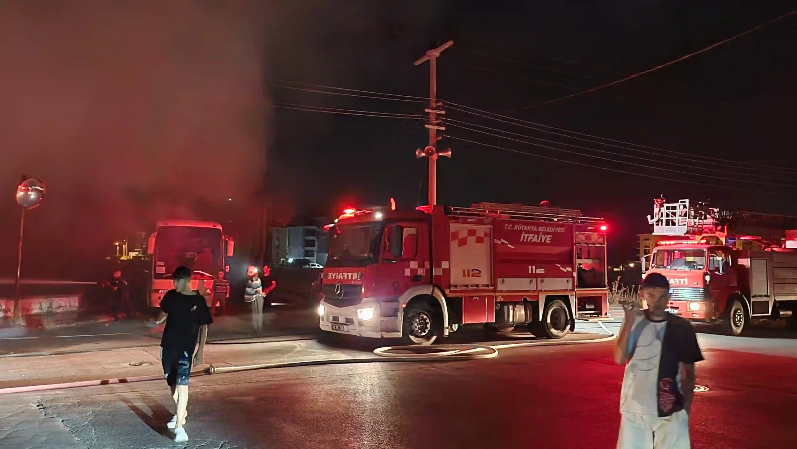 Kütahya’da markette yangın