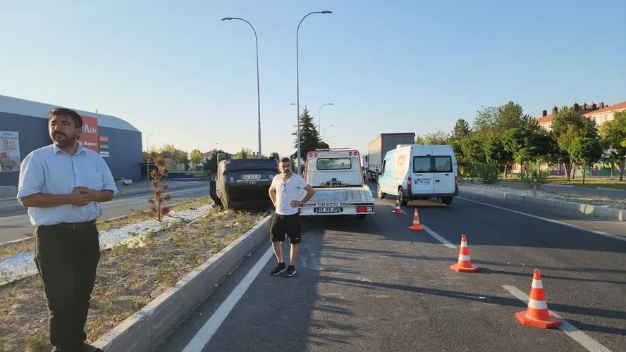 Kütahya’da tır otomobile arkadan çarptı yaralılar, var
