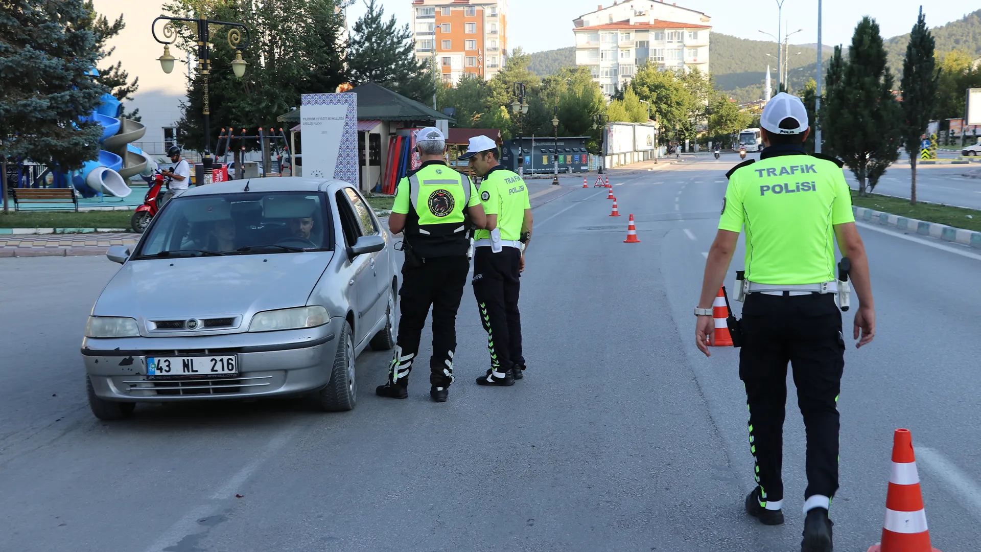 Kütahya'da uyuşturucu etkisinde araç kullananlar yakalanıyor