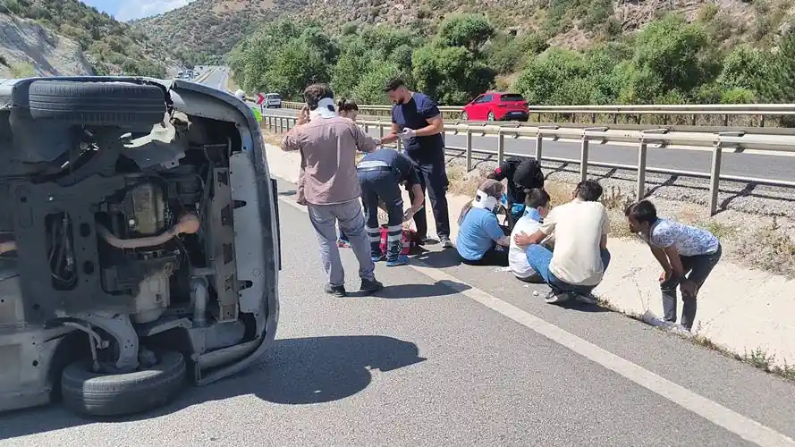 Kütahya’da zincirleme trafik kazası 6 yaralı