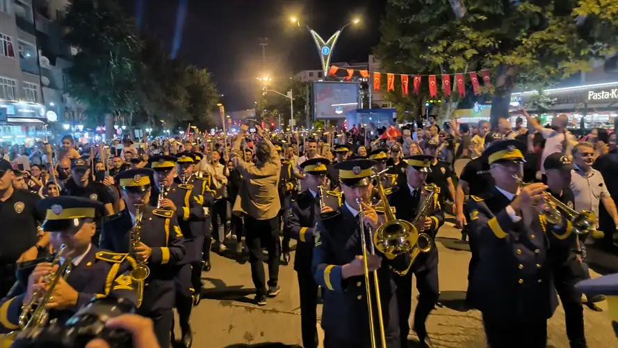 Kütahyalılar fener alayında buluştu 